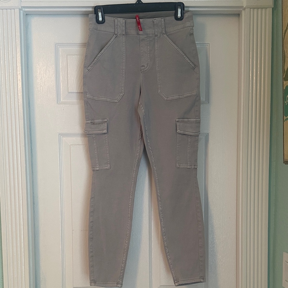 SPANX Women's Cropped Cargo Pants in Gray